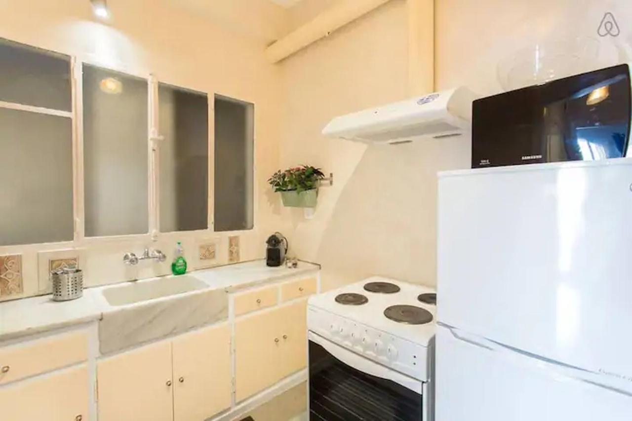 Openair Hot Tub/Big Balcony/Great Boutique Apt 아테네 외부 사진