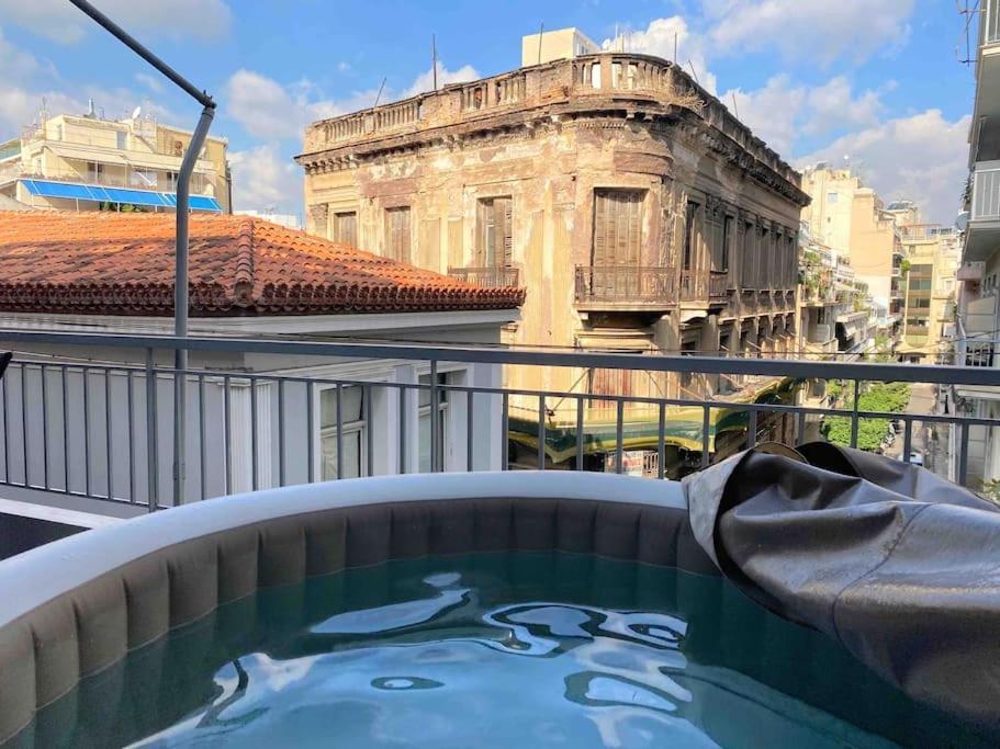 Openair Hot Tub/Big Balcony/Great Boutique Apt 아테네 외부 사진