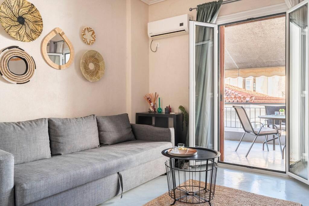 Openair Hot Tub/Big Balcony/Great Boutique Apt 아테네 외부 사진