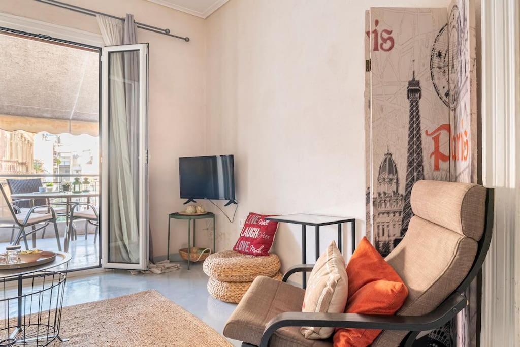 Openair Hot Tub/Big Balcony/Great Boutique Apt 아테네 외부 사진